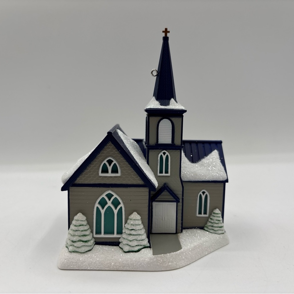 Hallmark‎ Keepsake 2019 All Are Welcome Christmas Tree Ornament Artist Crafted